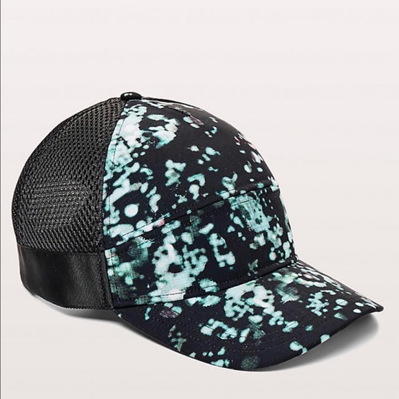 Lululemon Dash & Splash Cap II - Picture 2 of 5